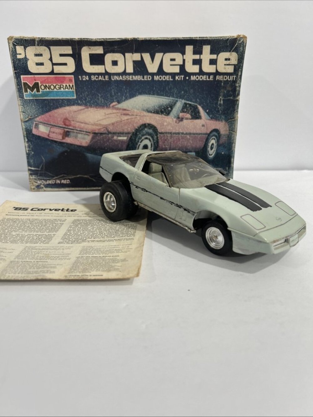 MONOGRAM 85 CORVETTE CAR MODEL KIT 1:24TH Built